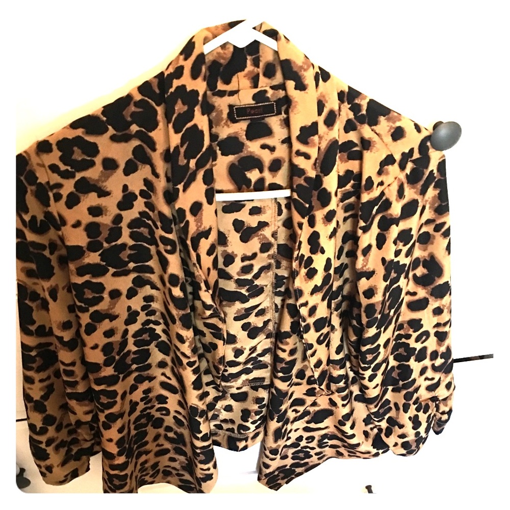Leopard print blazer